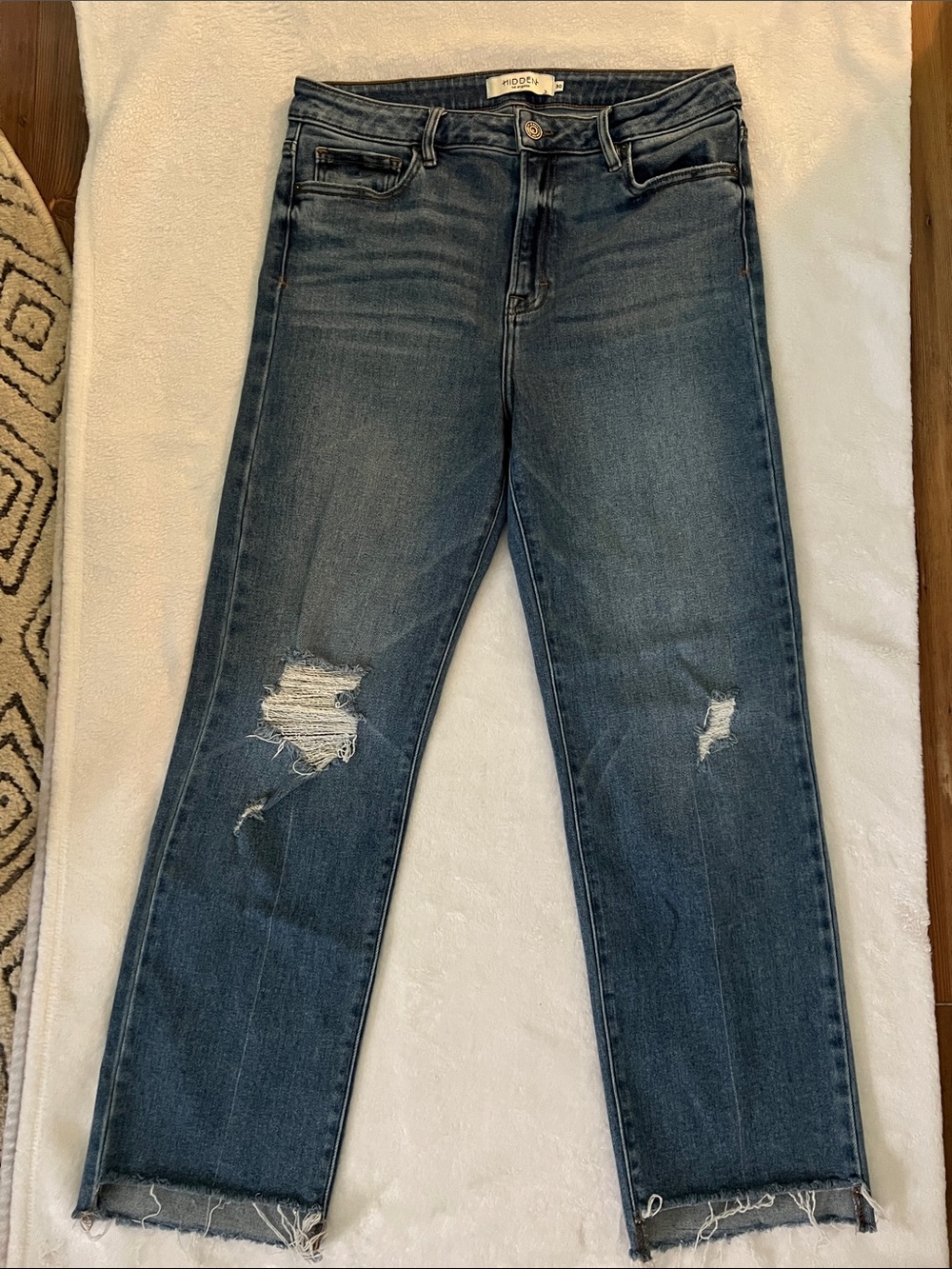 Straight-Leg Distressed Jeans in Medium Blue